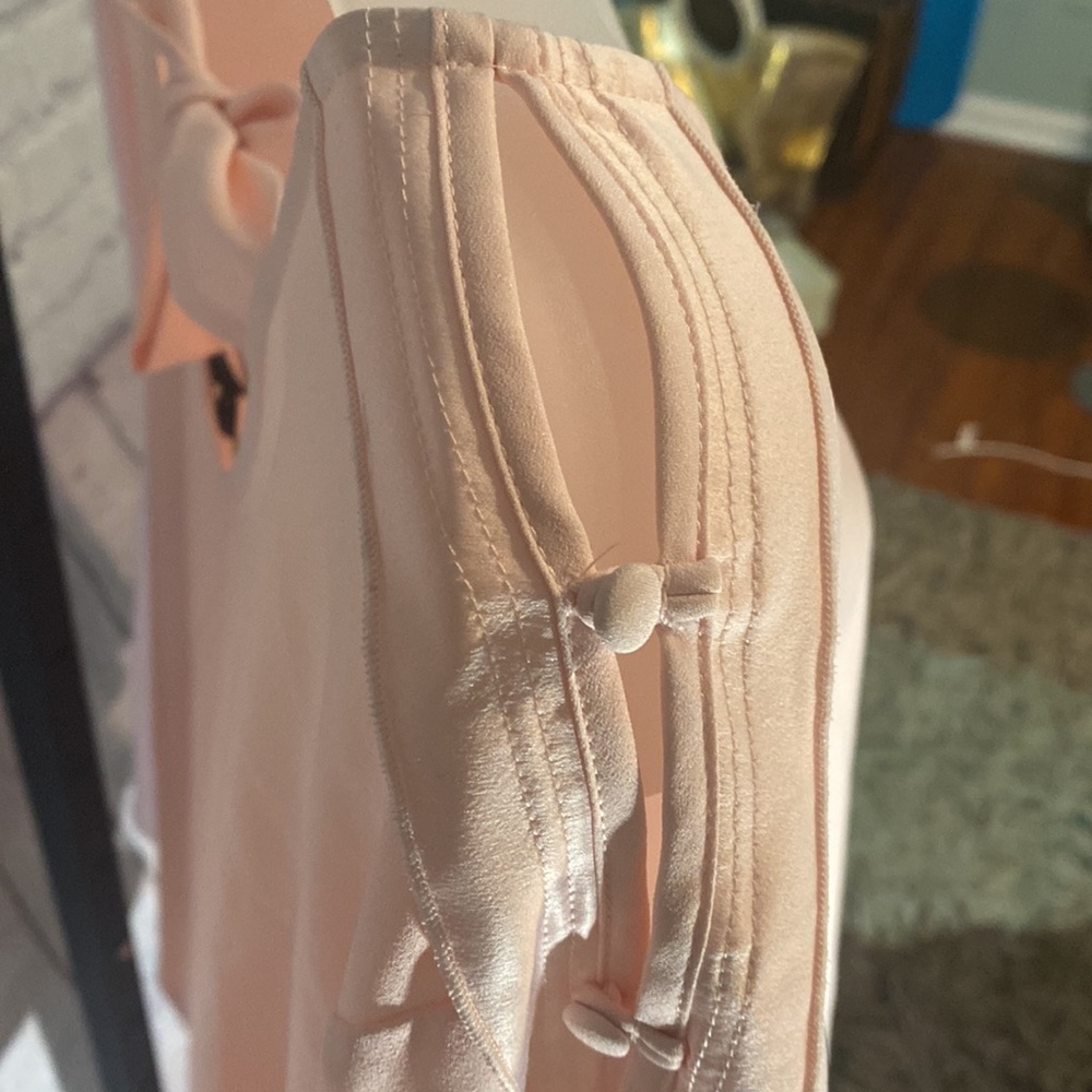NWT LANE BRYANT PALE PINK BUTTON SLEEVE TIE BACK TOP-SIZE-26/28 - Picture 3 of 12